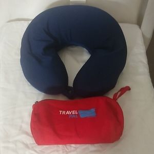 Pillow travel set